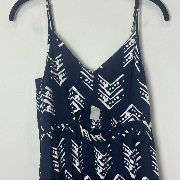 Aerie Cut Out Maxi Dress Blue White Print - Picture 4 of 6